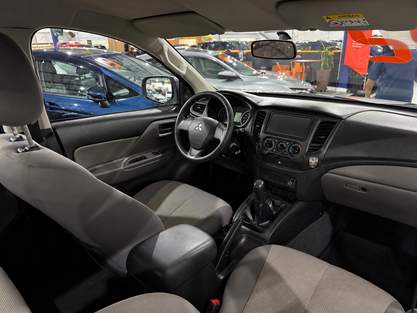 MITSUBISHI L200 TRITON