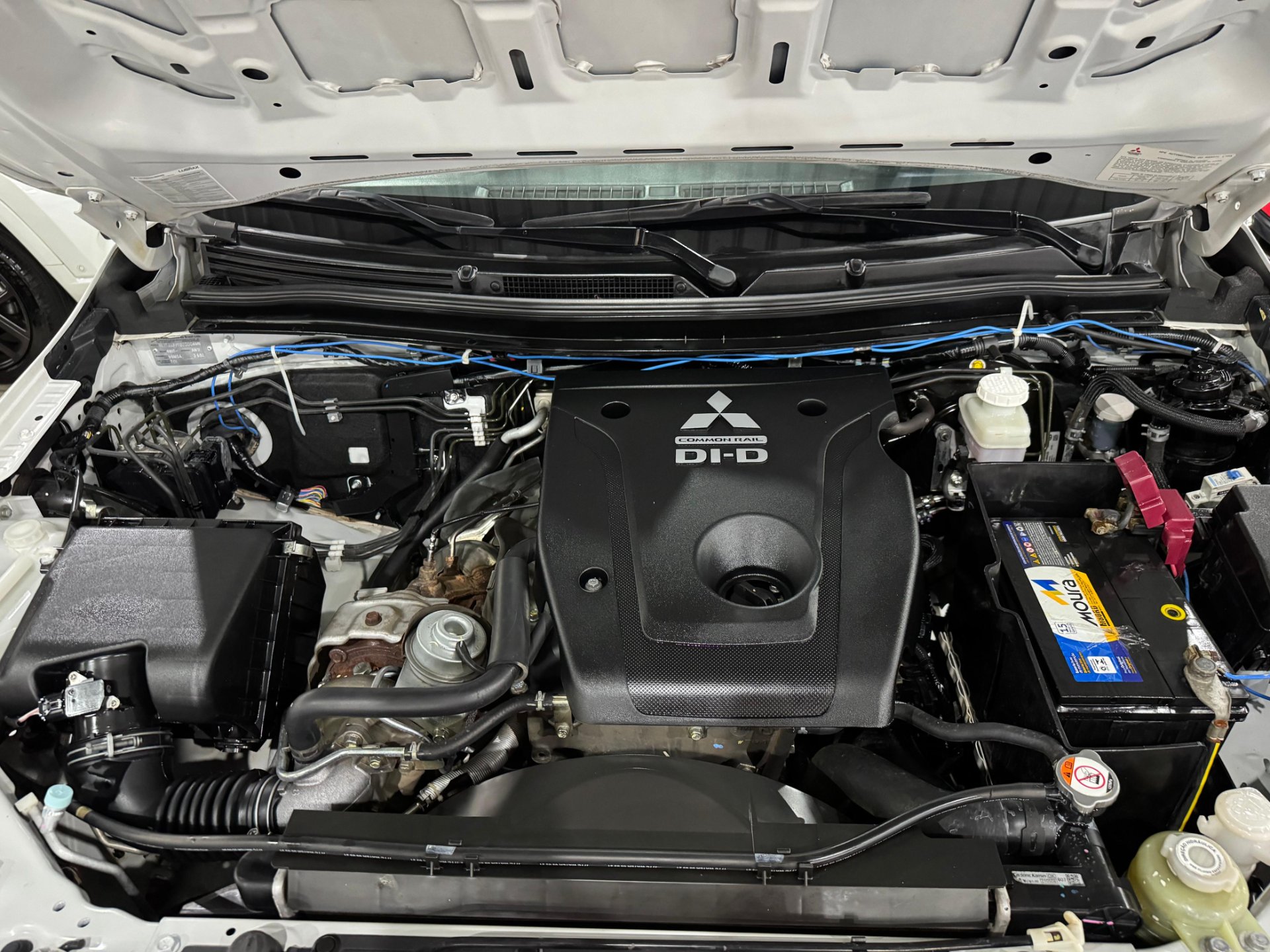 MITSUBISHI L200 TRITON