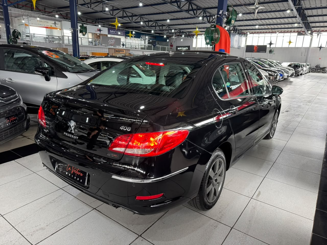 PEUGEOT 408