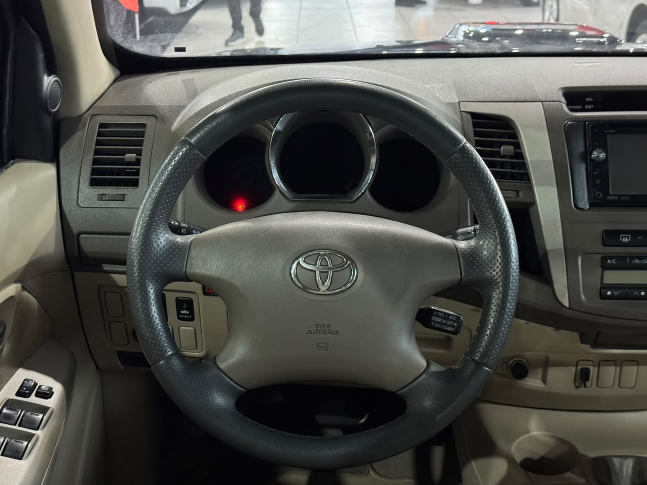 TOYOTA HILUX SW4