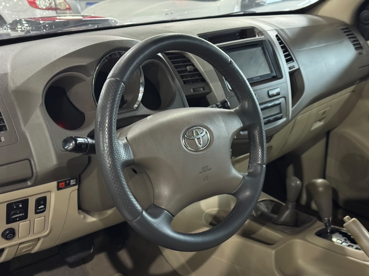 TOYOTA HILUX SW4