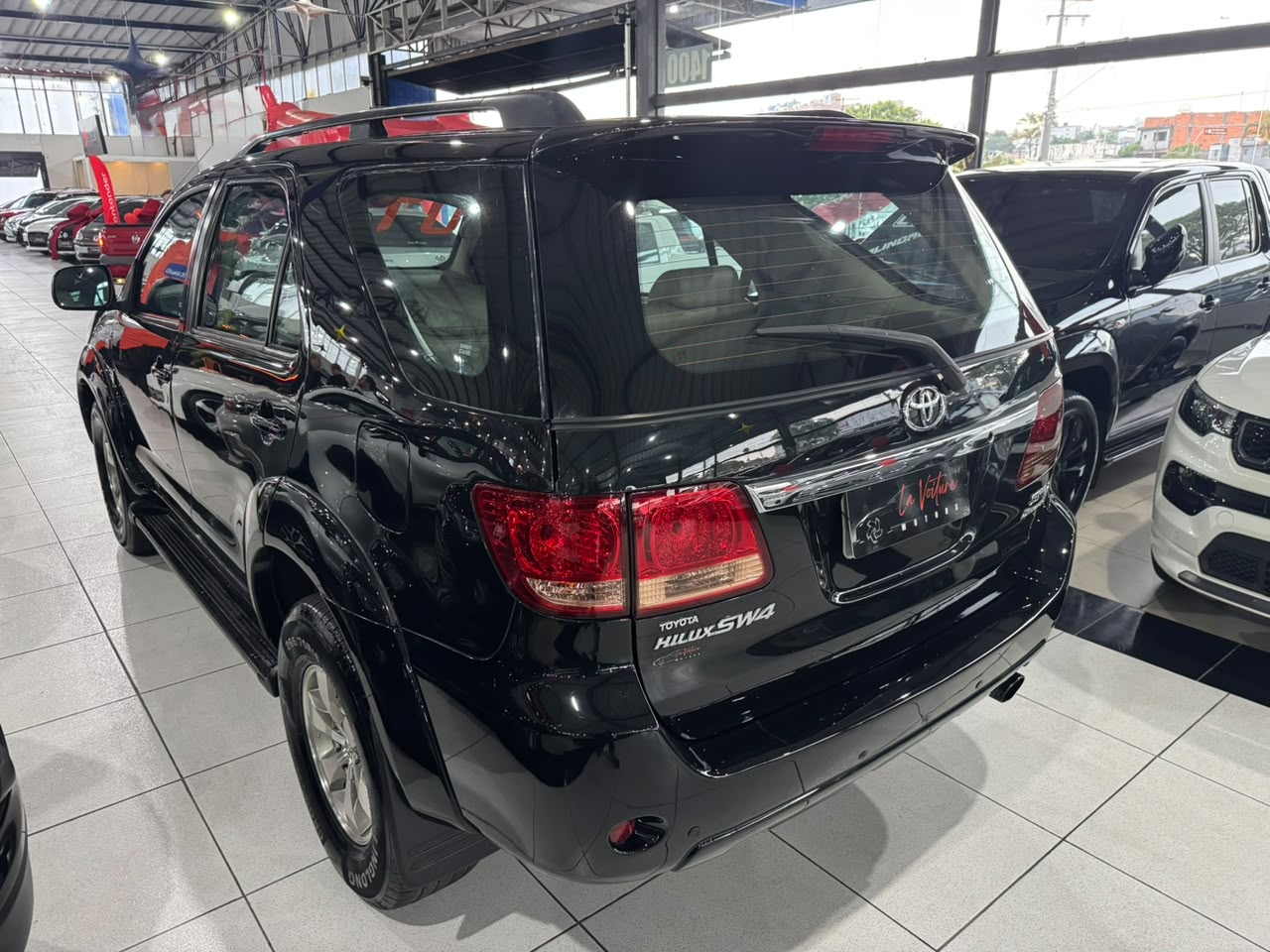 TOYOTA HILUX SW4