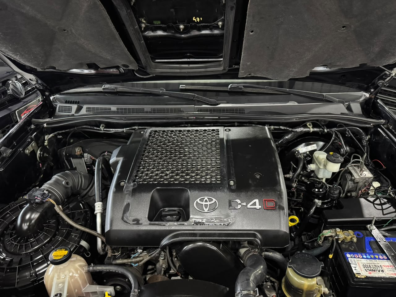 TOYOTA HILUX SW4