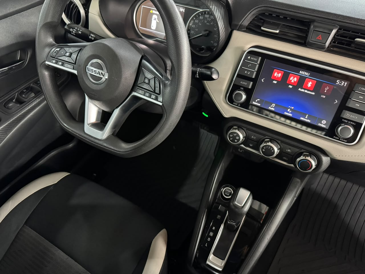 NISSAN VERSA