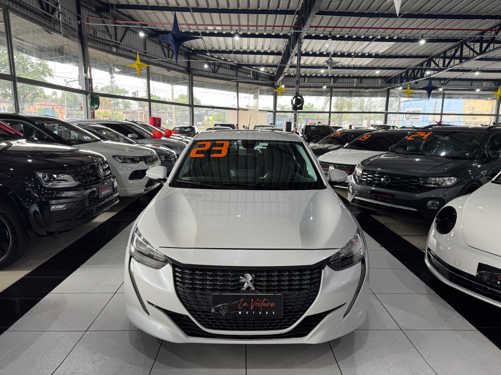 PEUGEOT 208