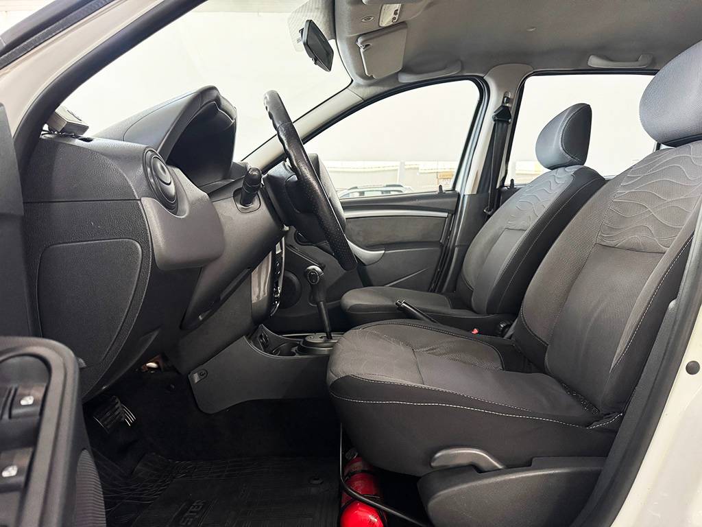 RENAULT DUSTER