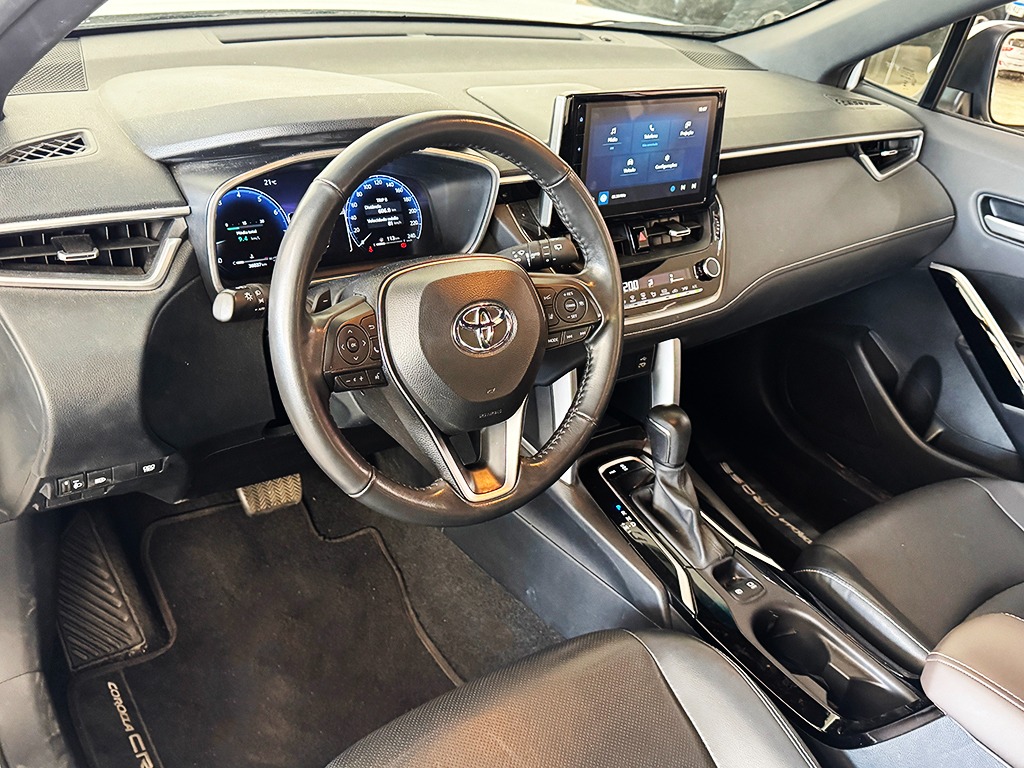 TOYOTA COROLLA CROSS