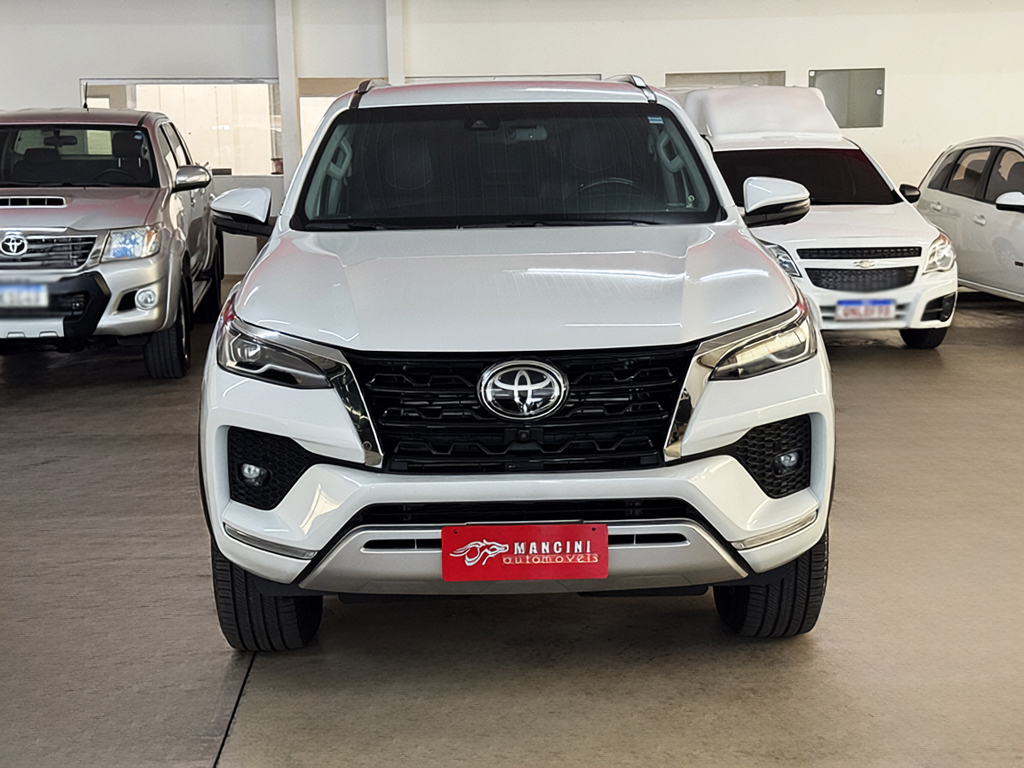 TOYOTA HILUX SW4