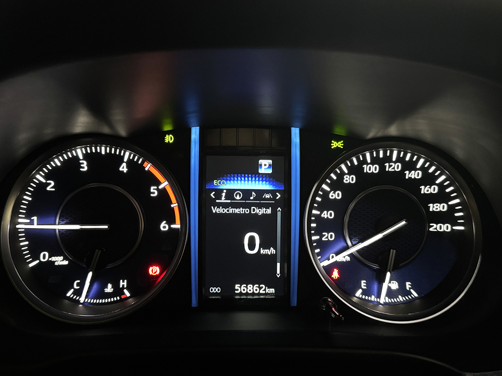 TOYOTA HILUX SW4