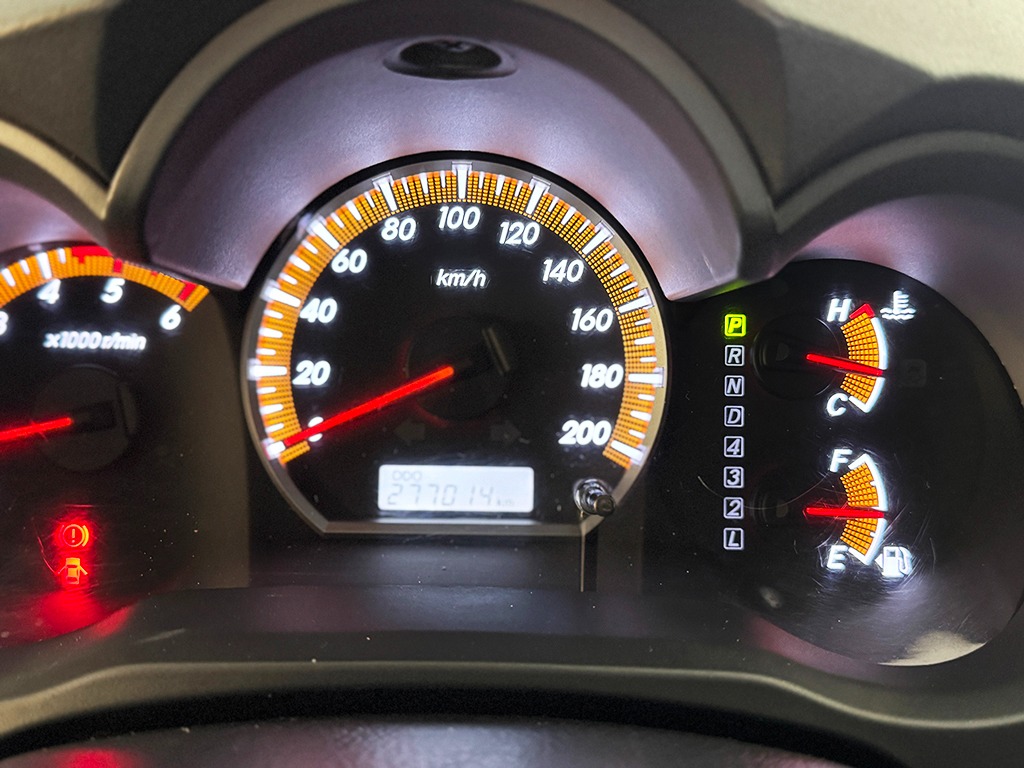TOYOTA HILUX