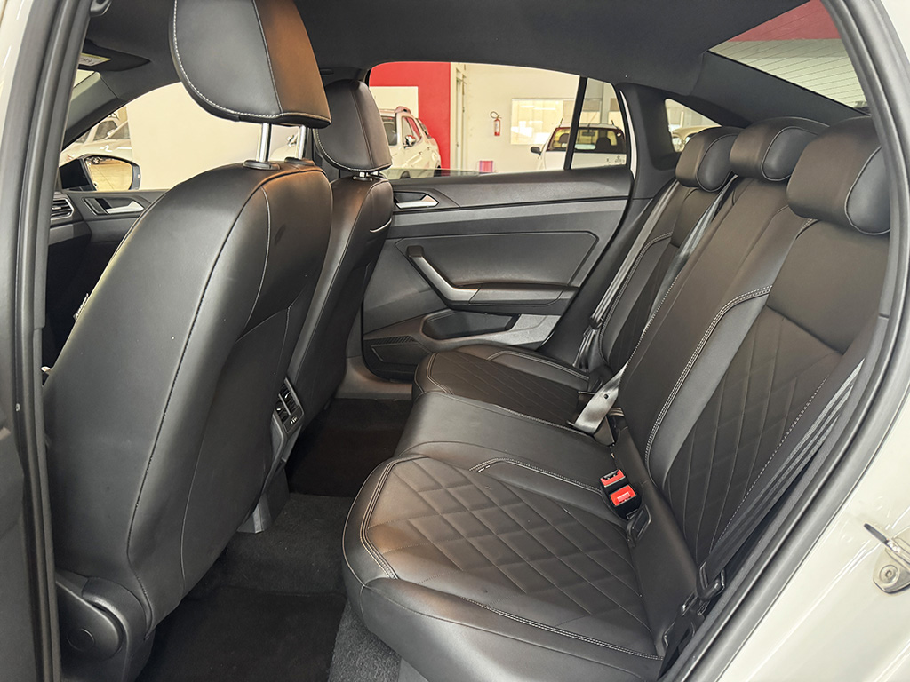 VOLKSWAGEN VIRTUS