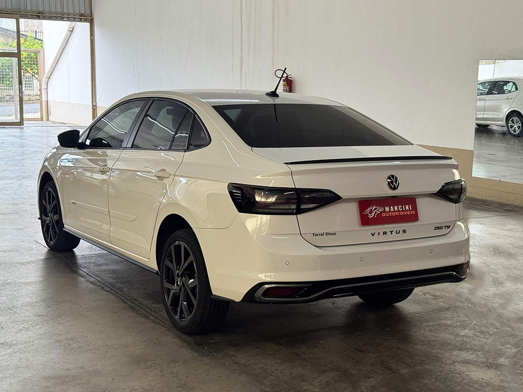 VOLKSWAGEN VIRTUS