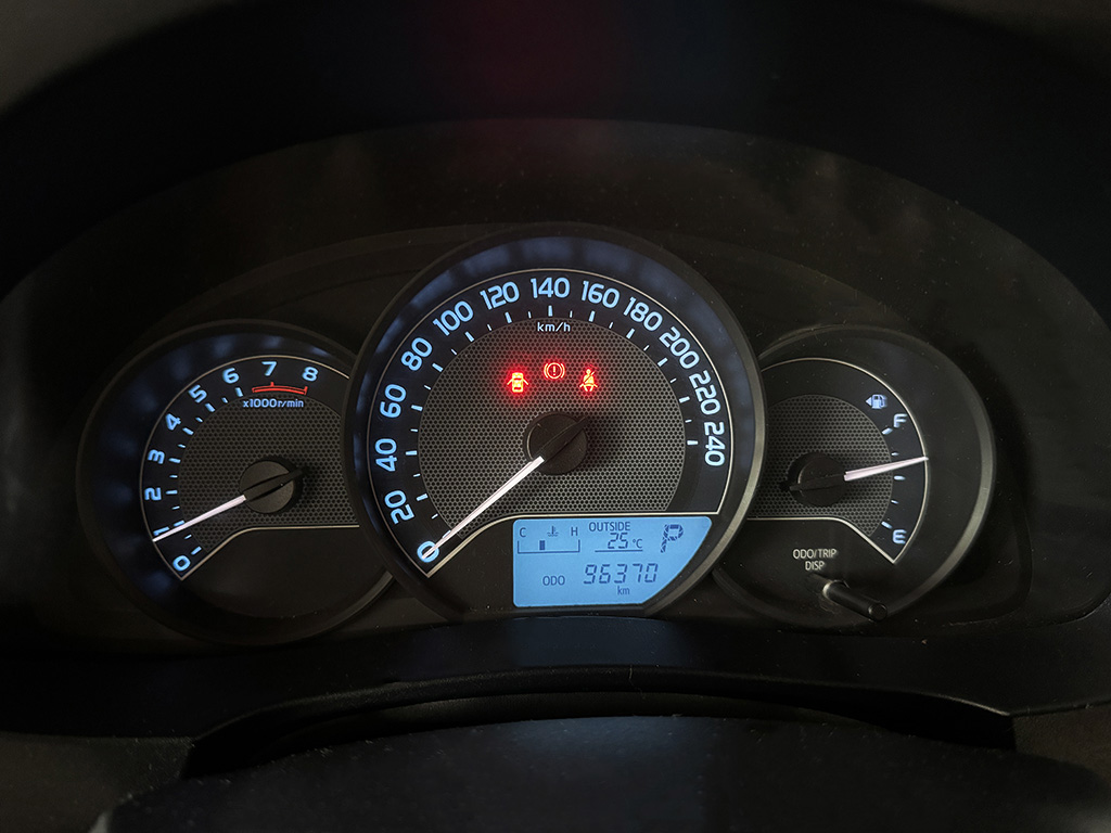 TOYOTA COROLLA