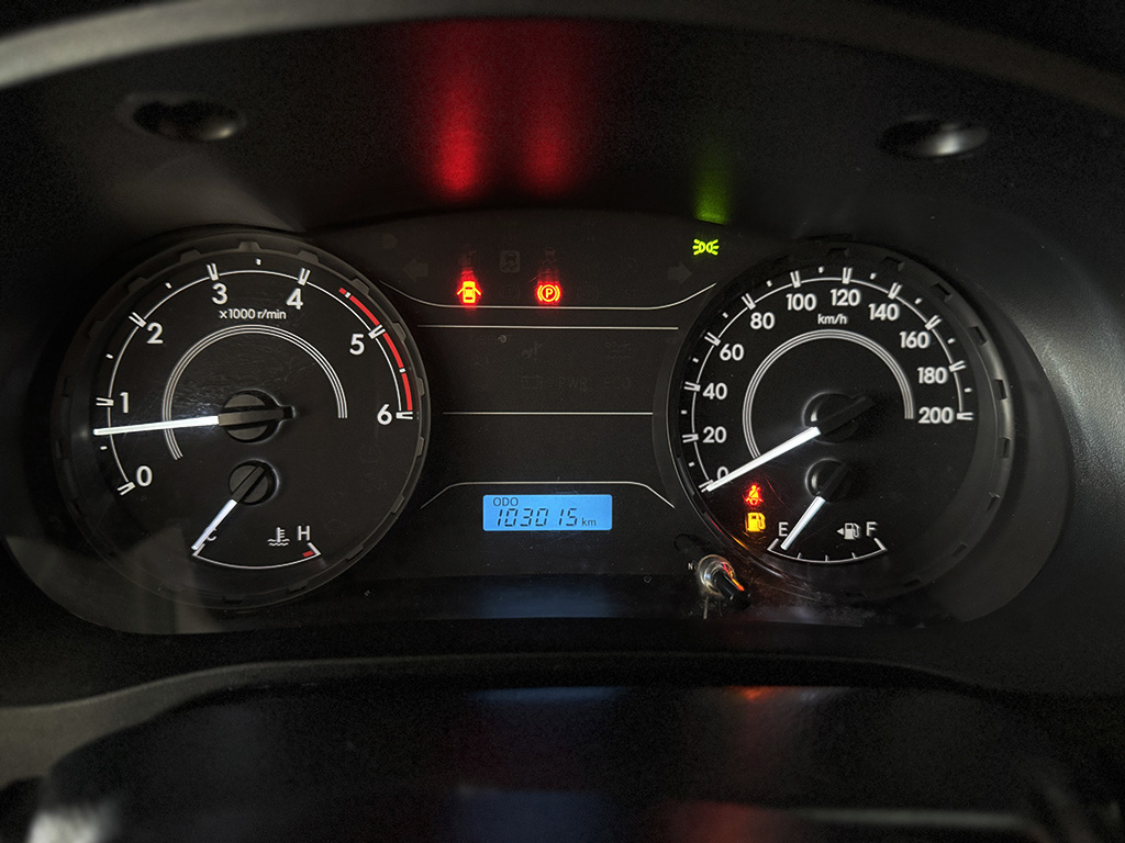 TOYOTA HILUX