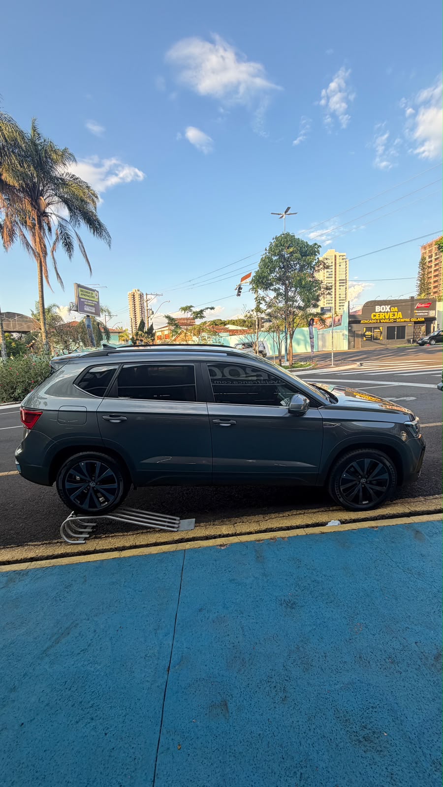 VOLKSWAGEN TAOS