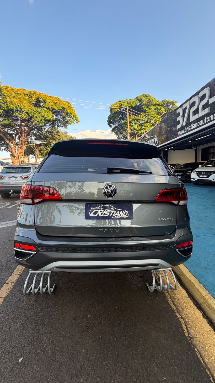 VOLKSWAGEN TAOS