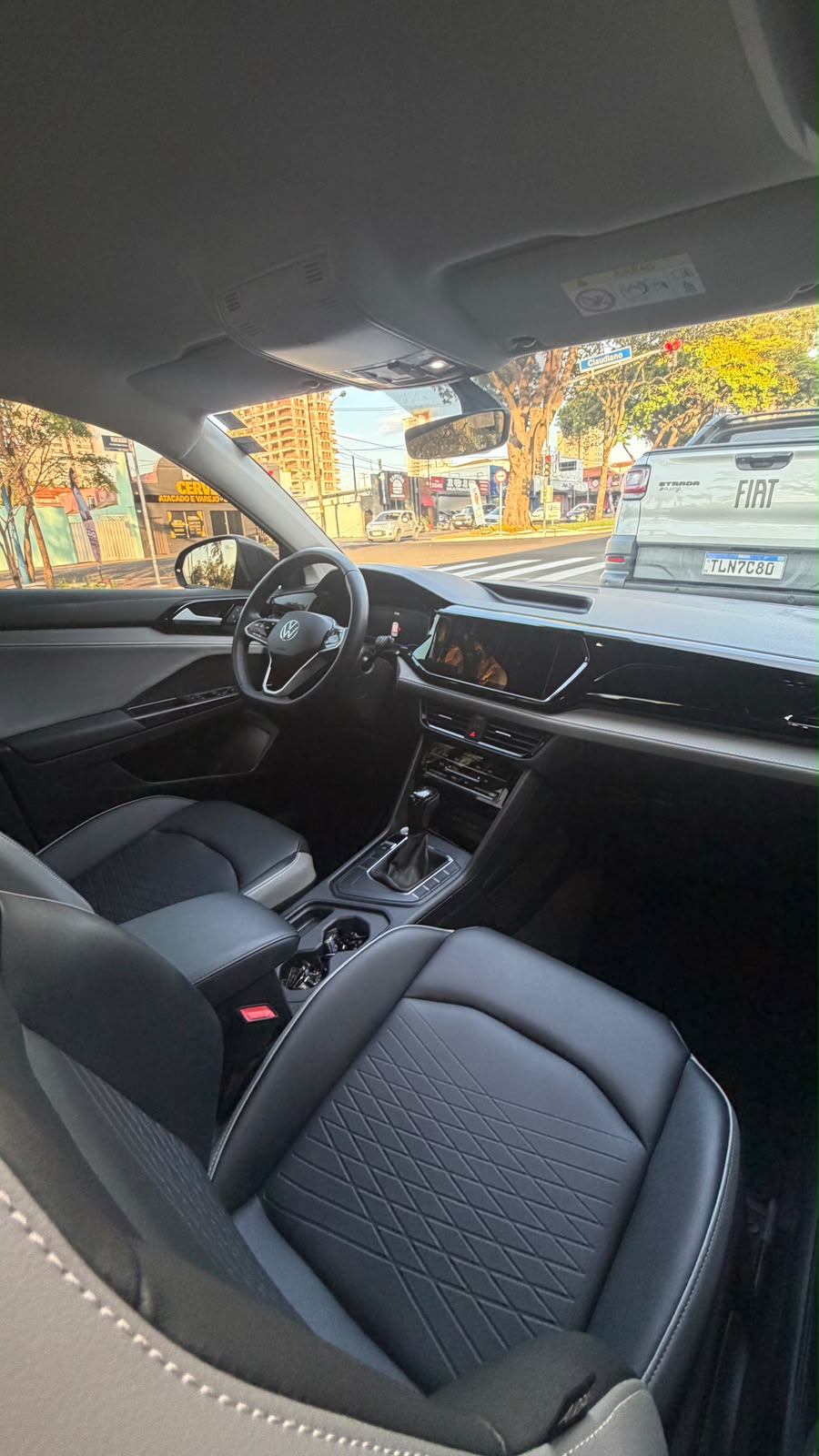 VOLKSWAGEN TAOS