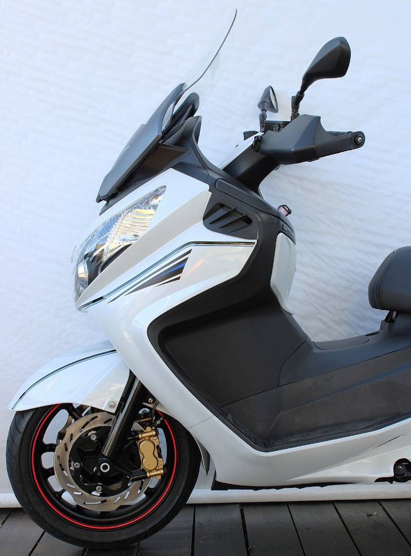 DAFRA MAXSYM 400i
