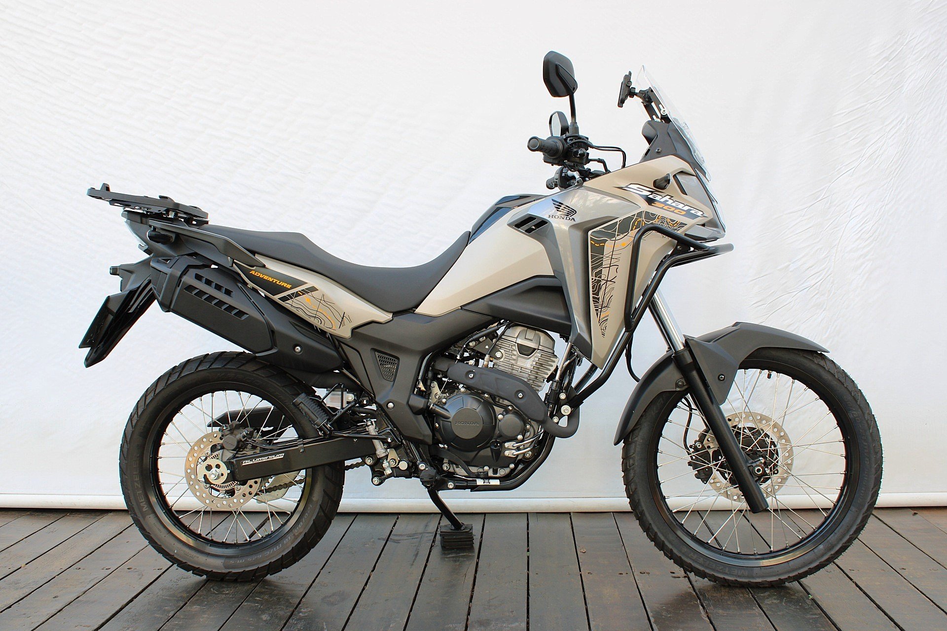 HONDA XRE 300 SAHARA ADVENTURE