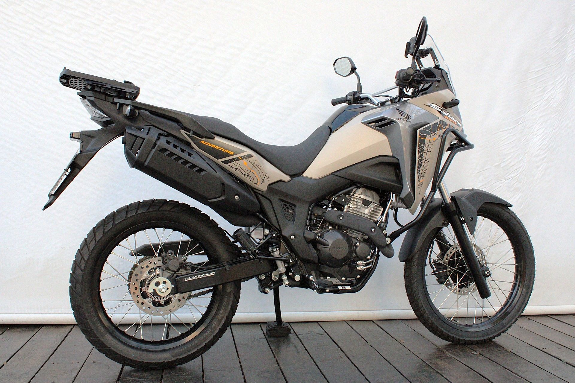 HONDA XRE 300 SAHARA ADVENTURE