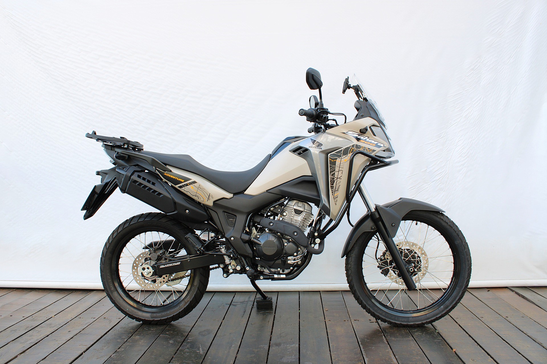 HONDA XRE 300 SAHARA ADVENTURE