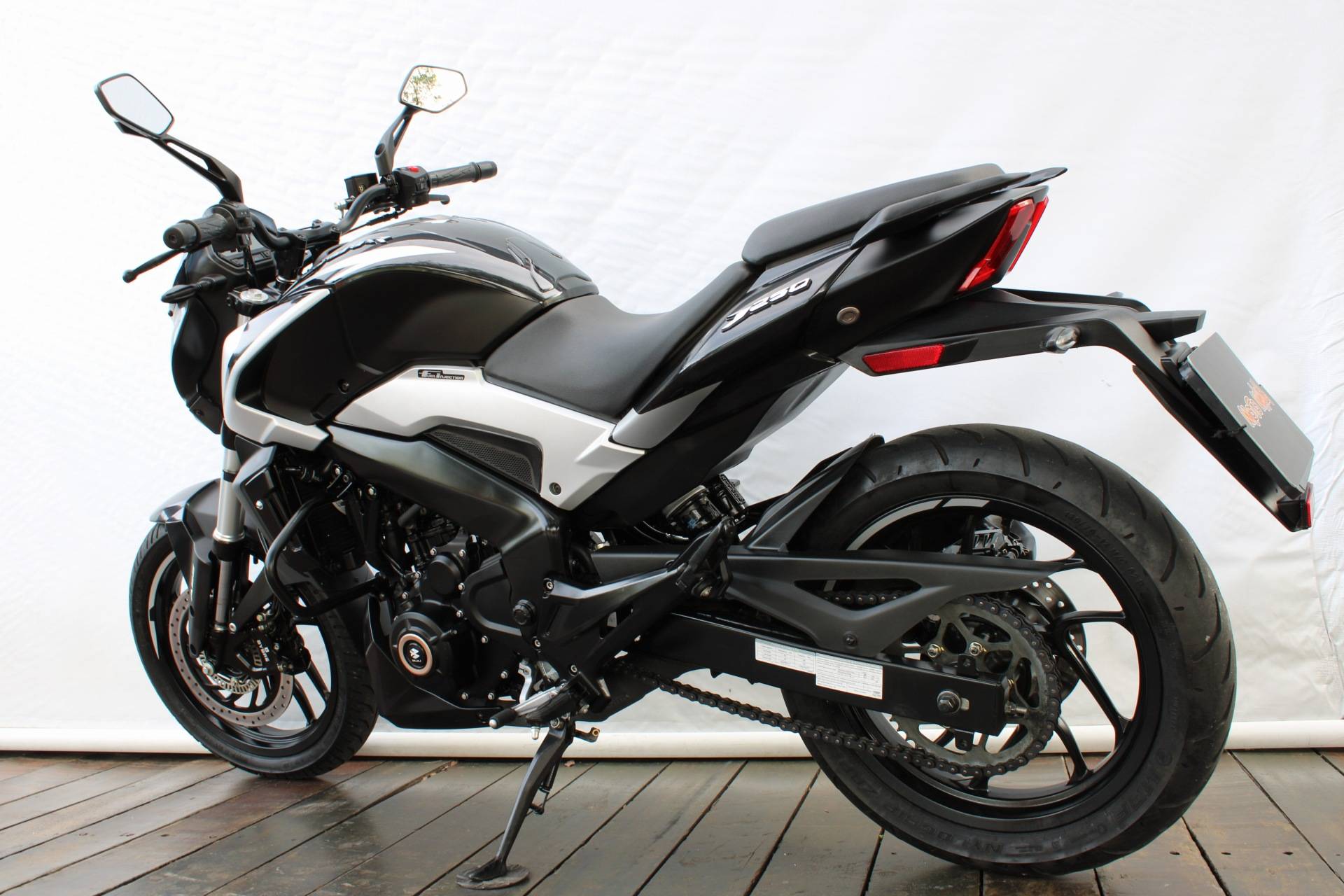 BAJAJ DOMINAR 250