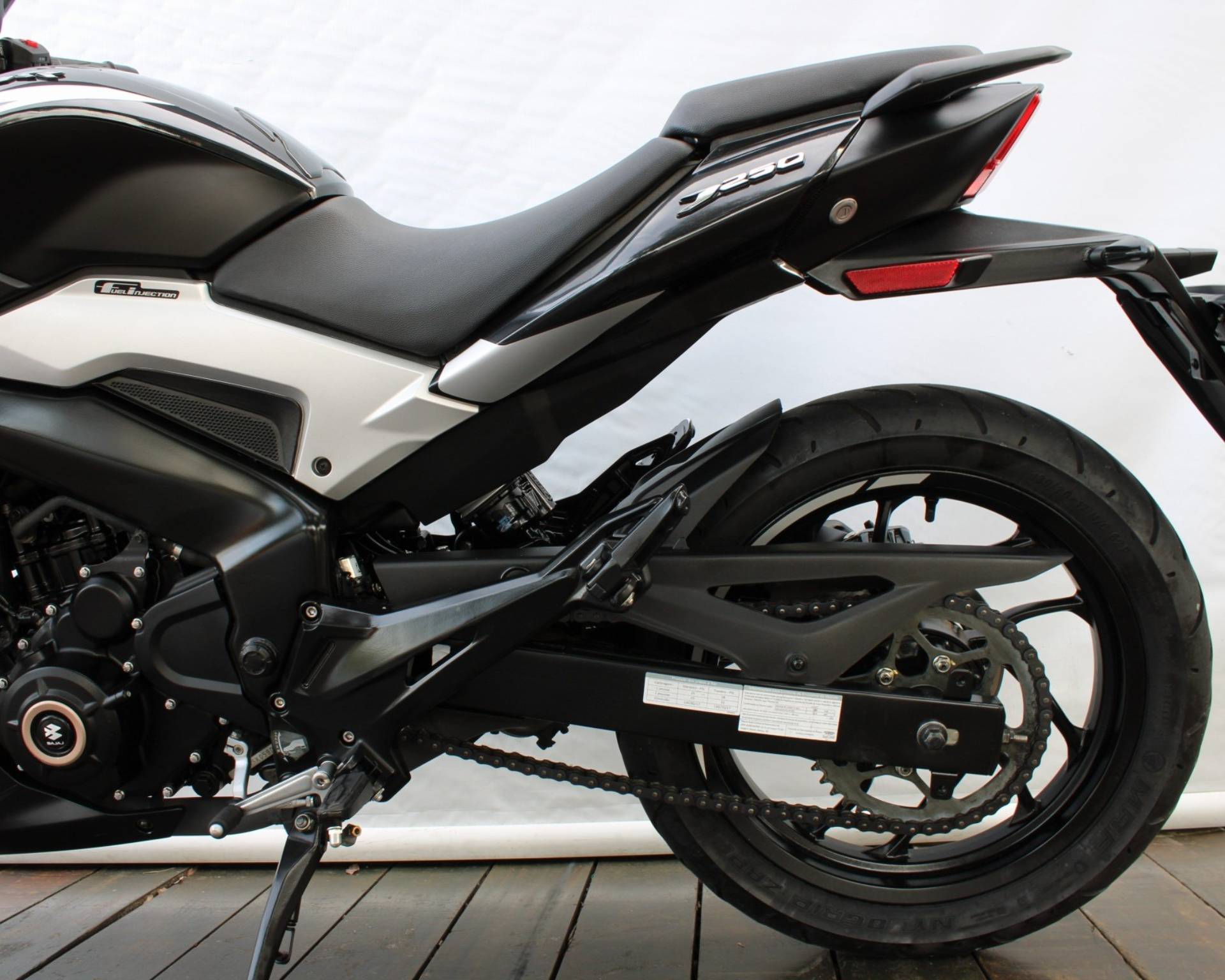 BAJAJ DOMINAR 250