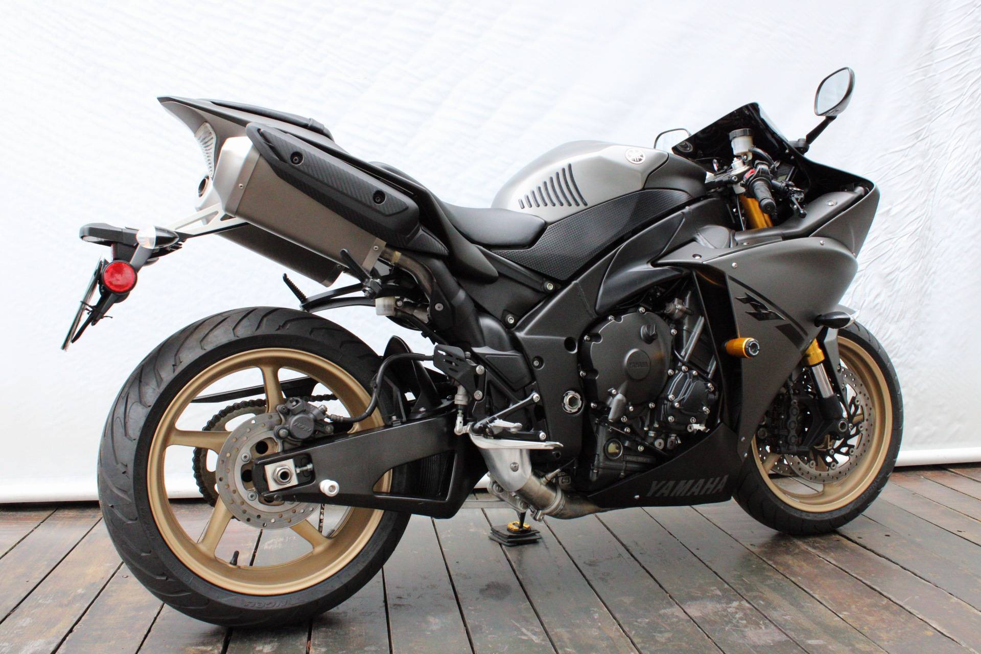 YAMAHA YZF R1