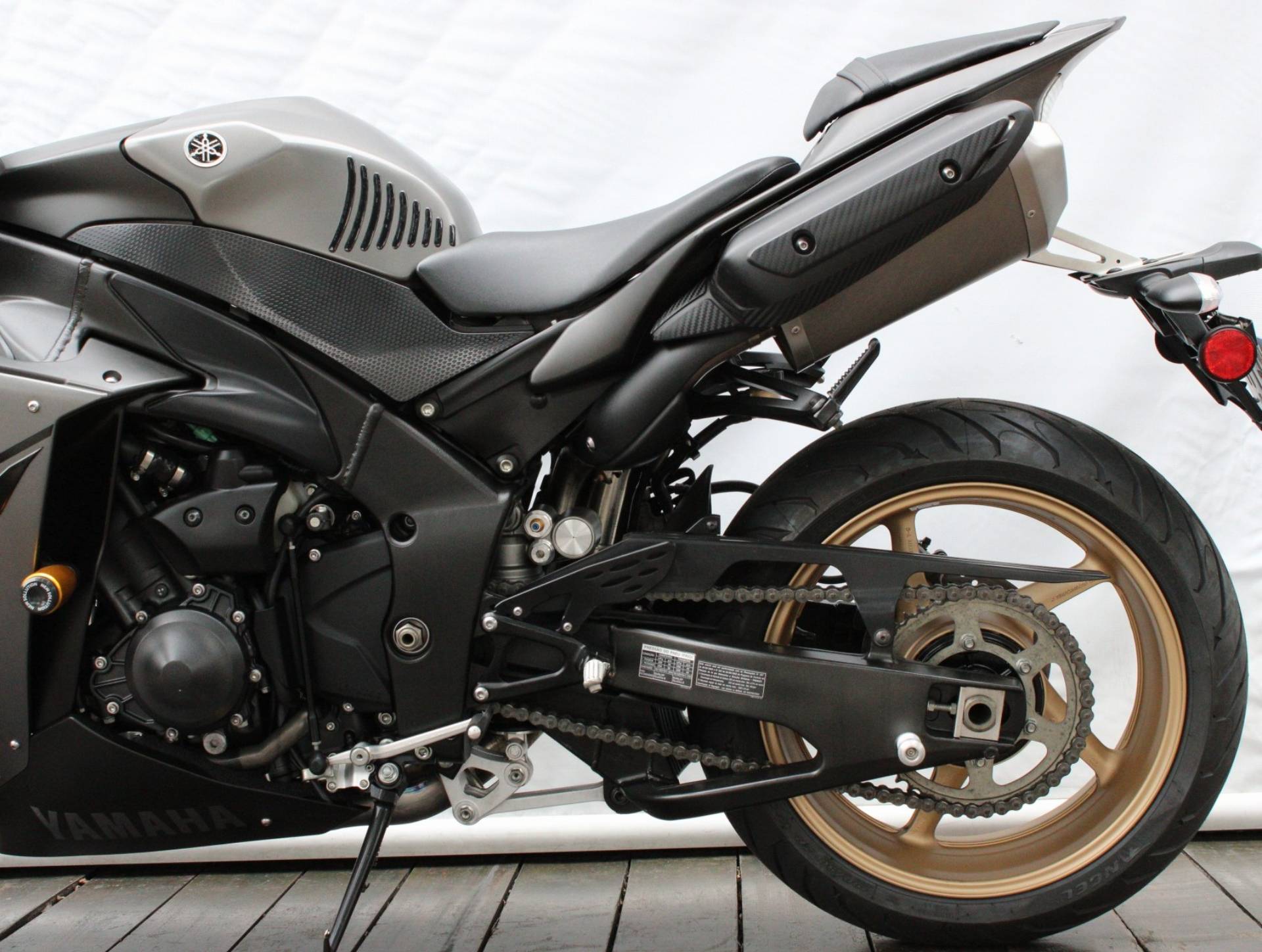 YAMAHA YZF R1