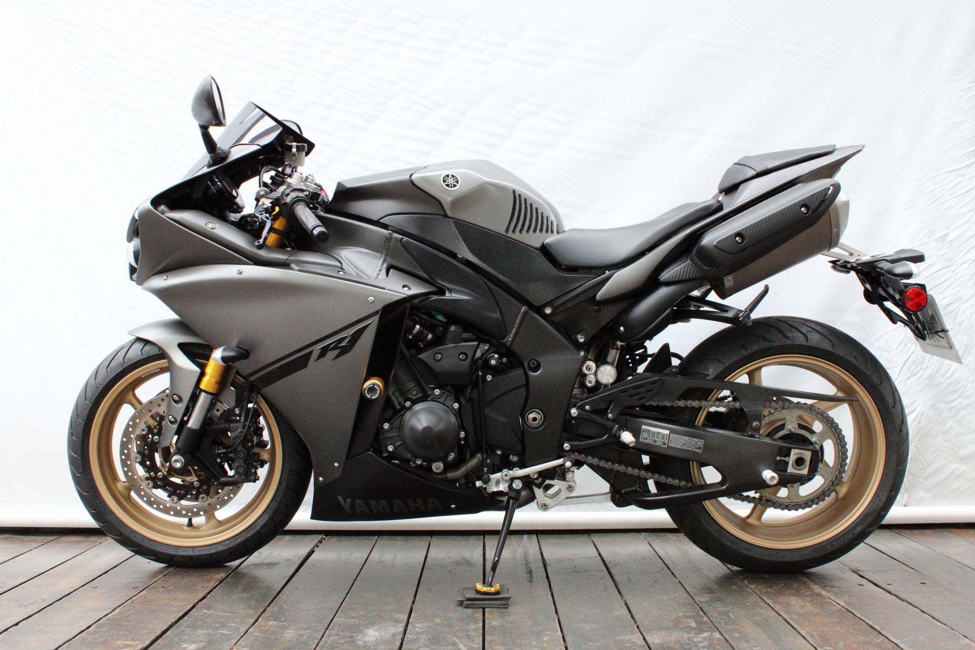 YAMAHA YZF R1