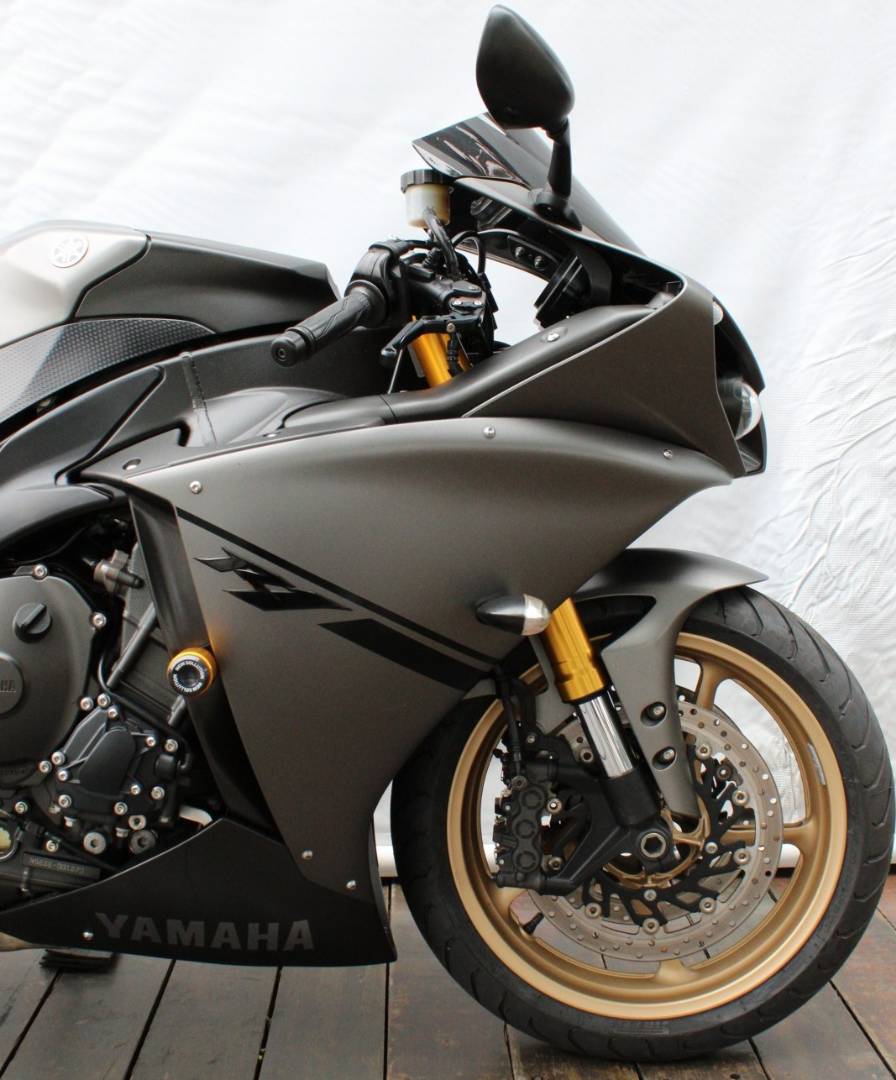 YAMAHA YZF R1