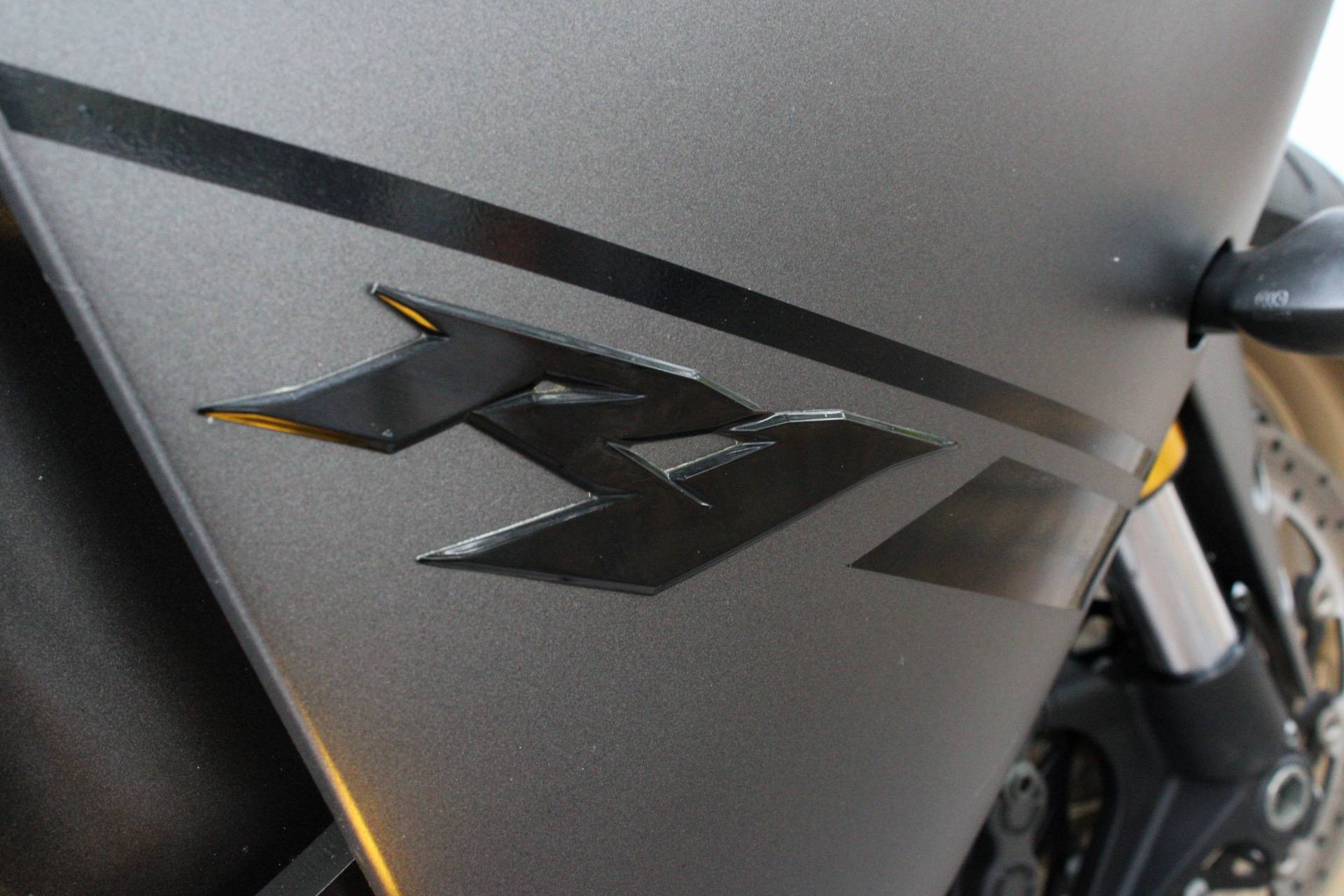 YAMAHA YZF R1