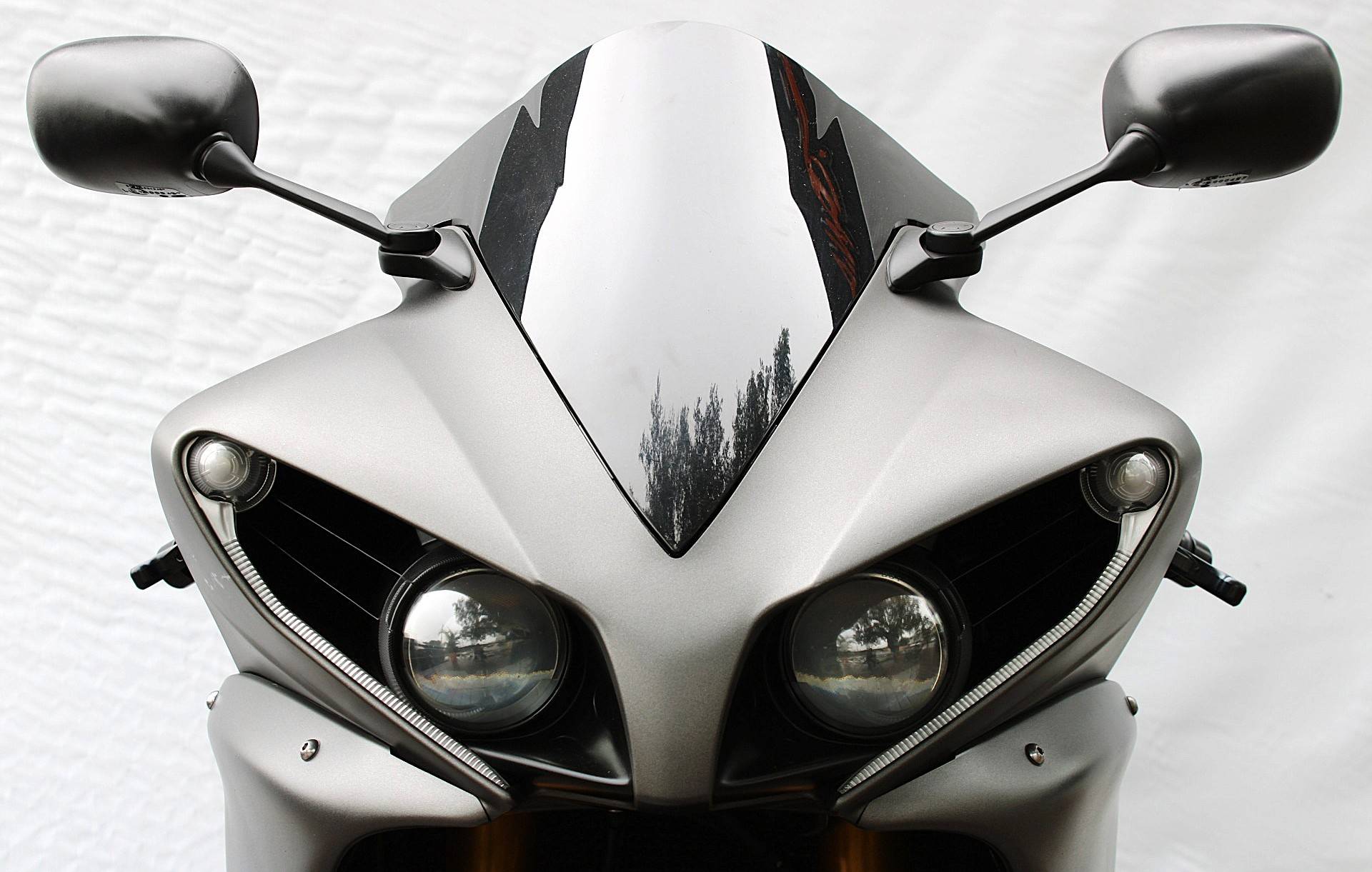 YAMAHA YZF R1