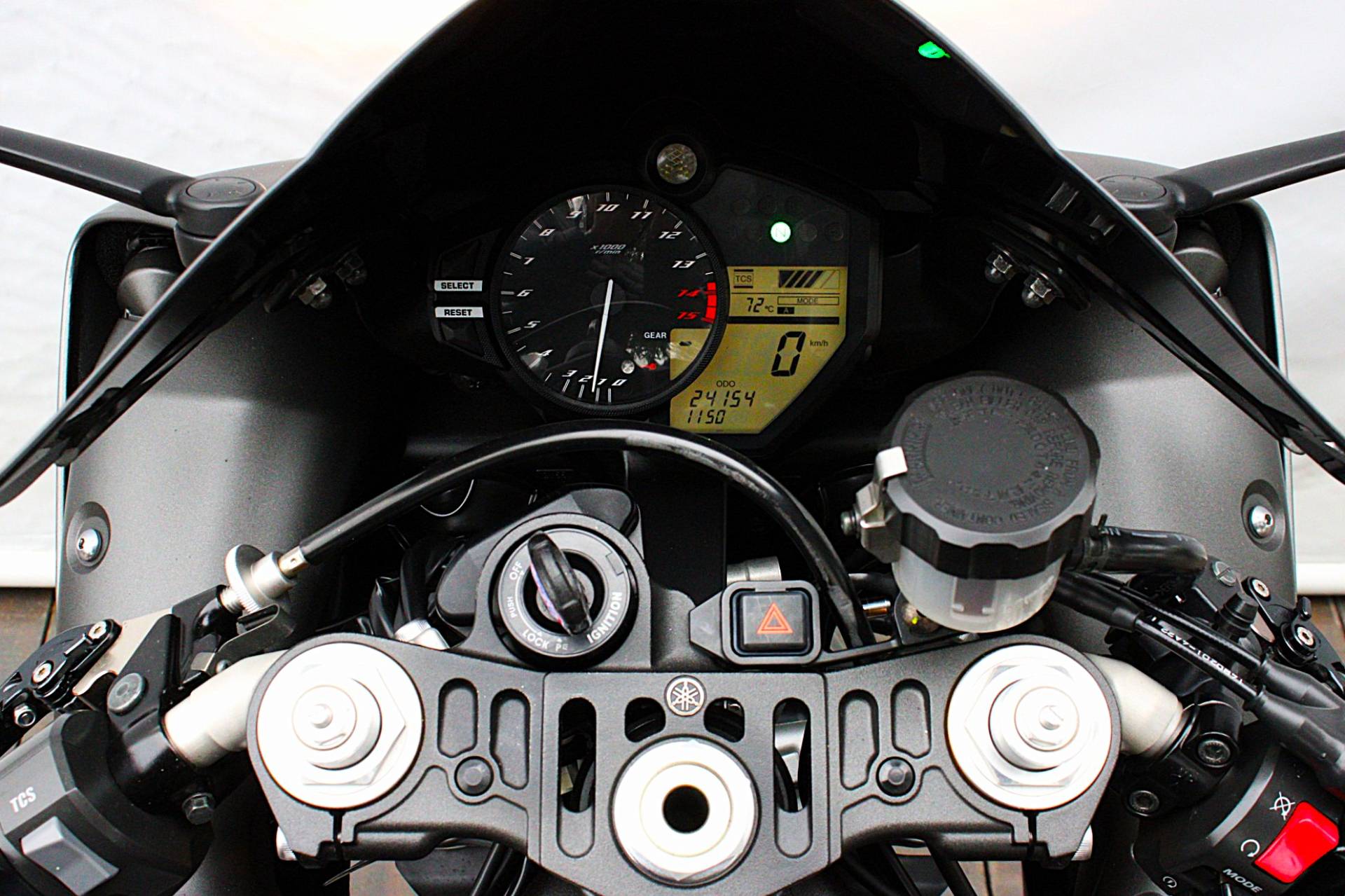 YAMAHA YZF R1