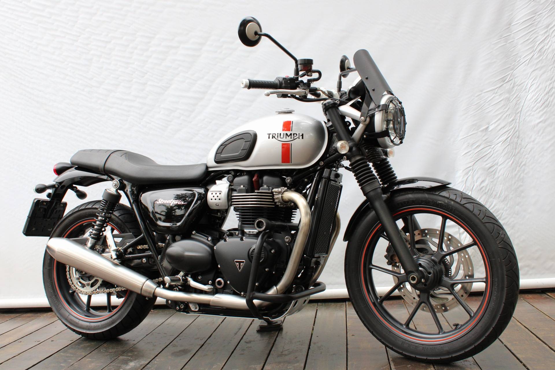 TRIUMPH STREET TWIN