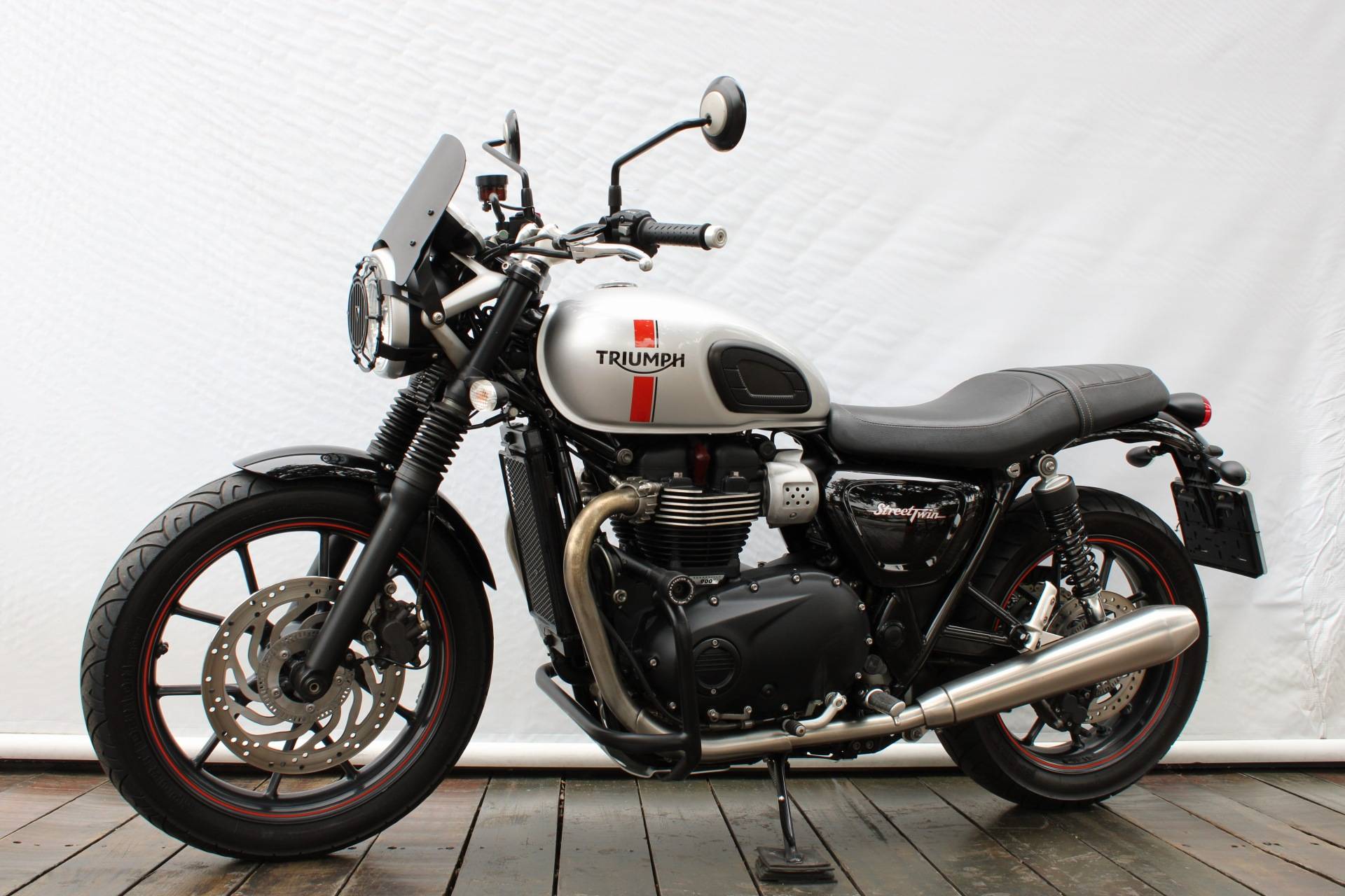 TRIUMPH STREET TWIN