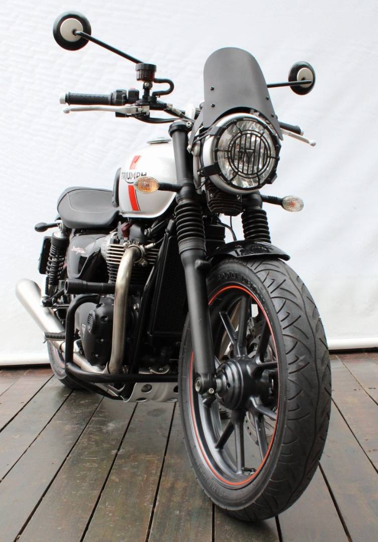 TRIUMPH STREET TWIN
