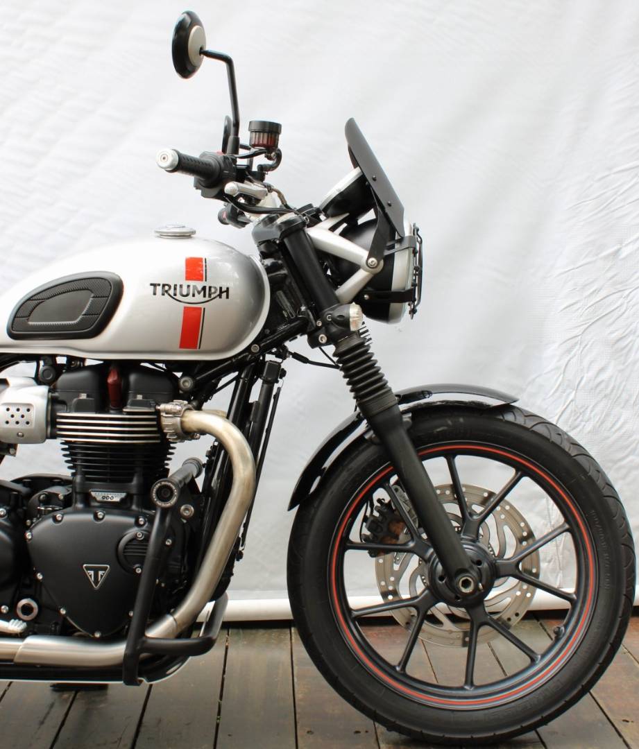 TRIUMPH STREET TWIN