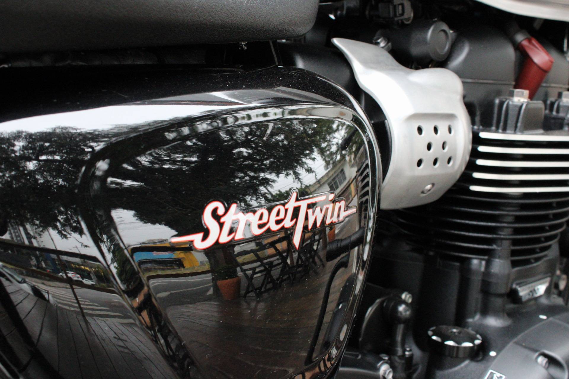 TRIUMPH STREET TWIN