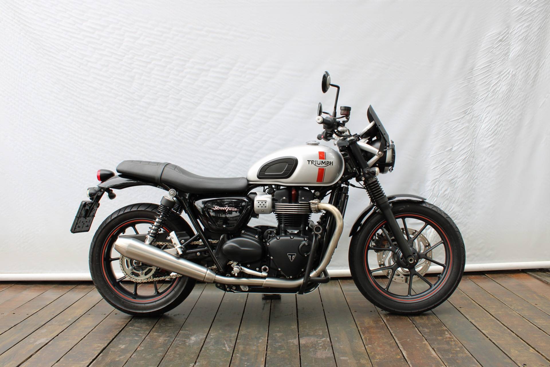 TRIUMPH STREET TWIN