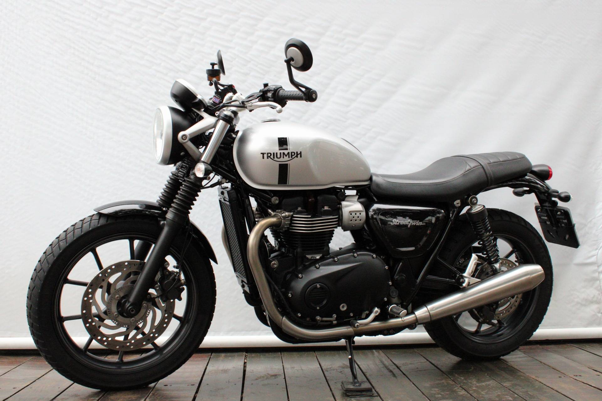 TRIUMPH STREET TWIN