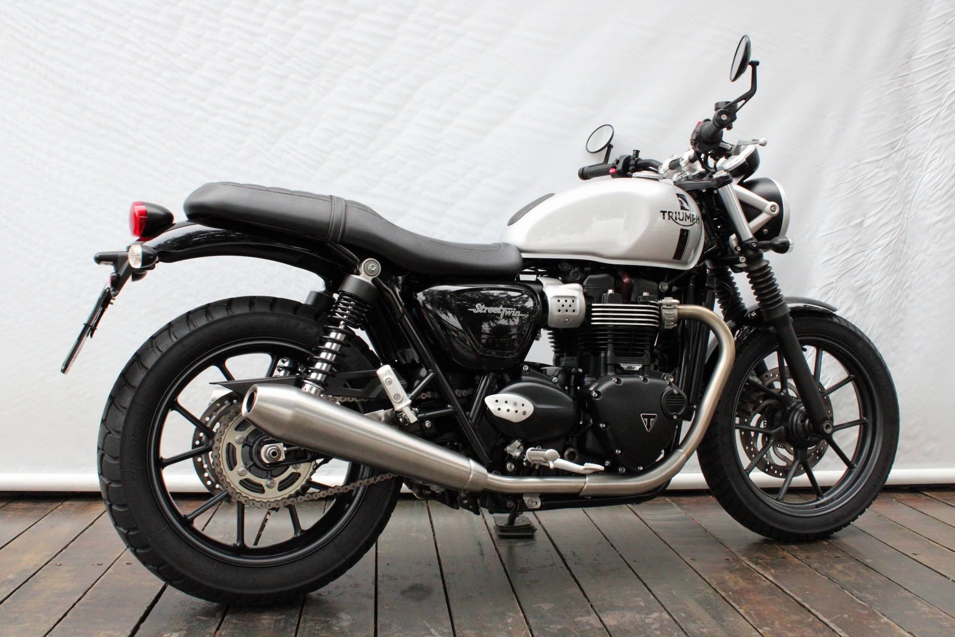 TRIUMPH STREET TWIN