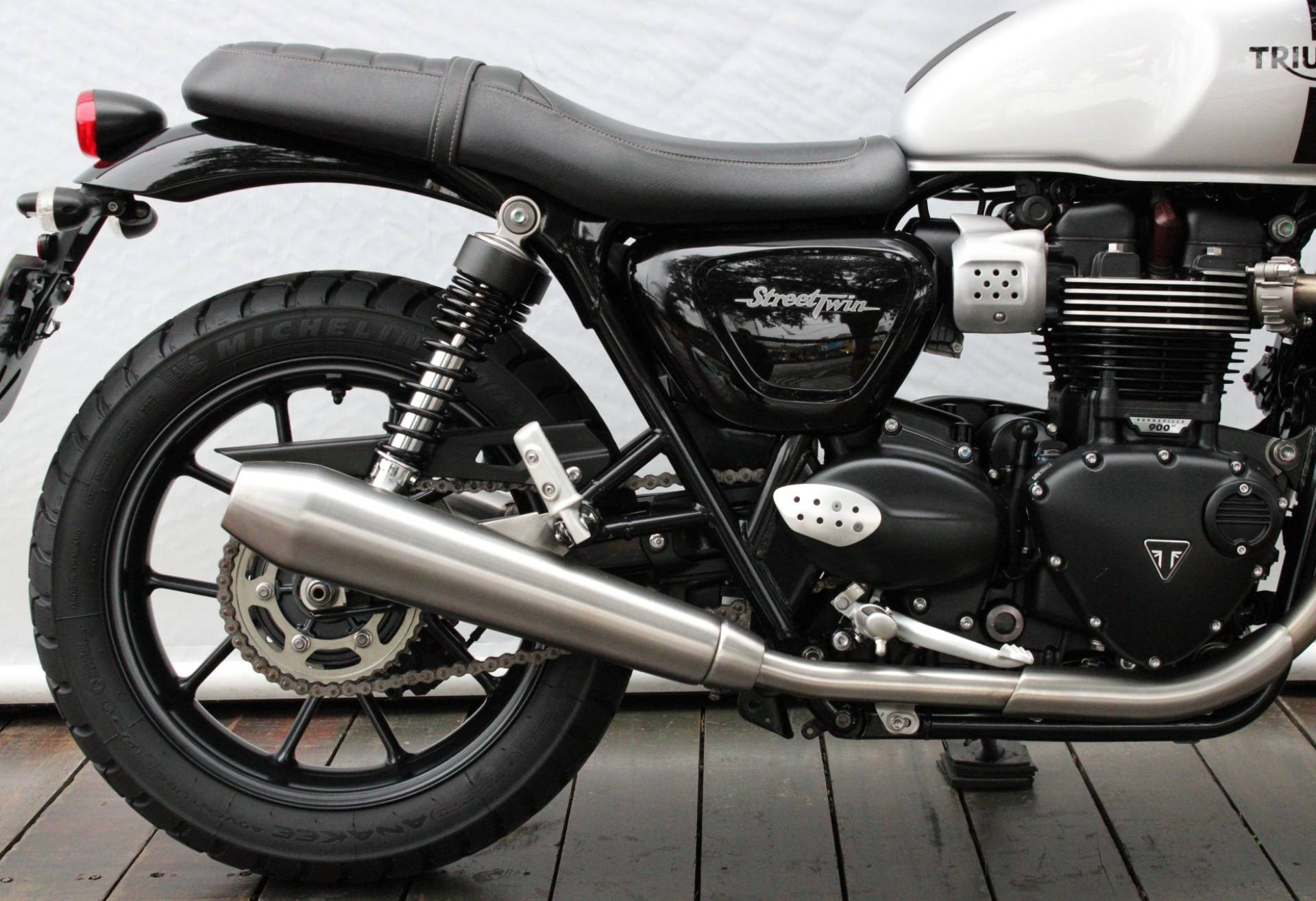 TRIUMPH STREET TWIN