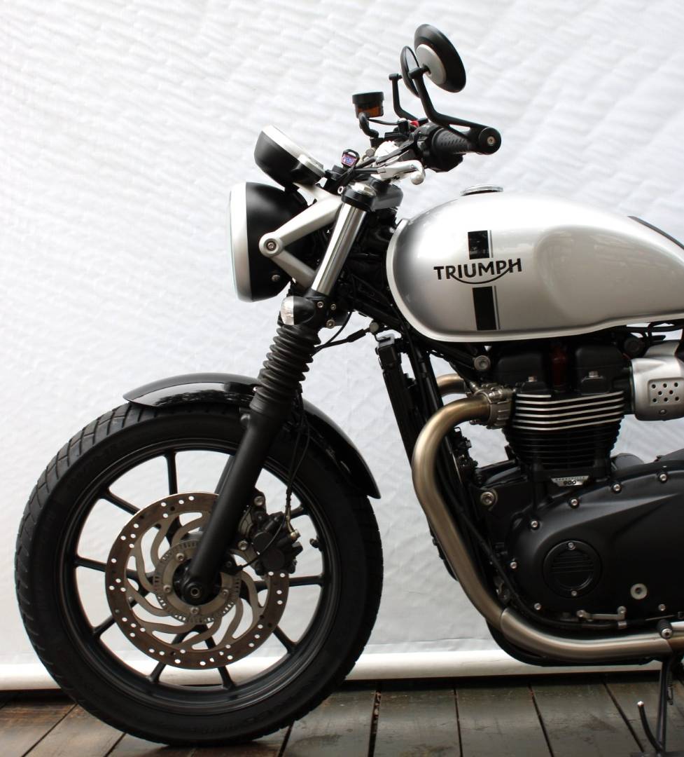 TRIUMPH STREET TWIN