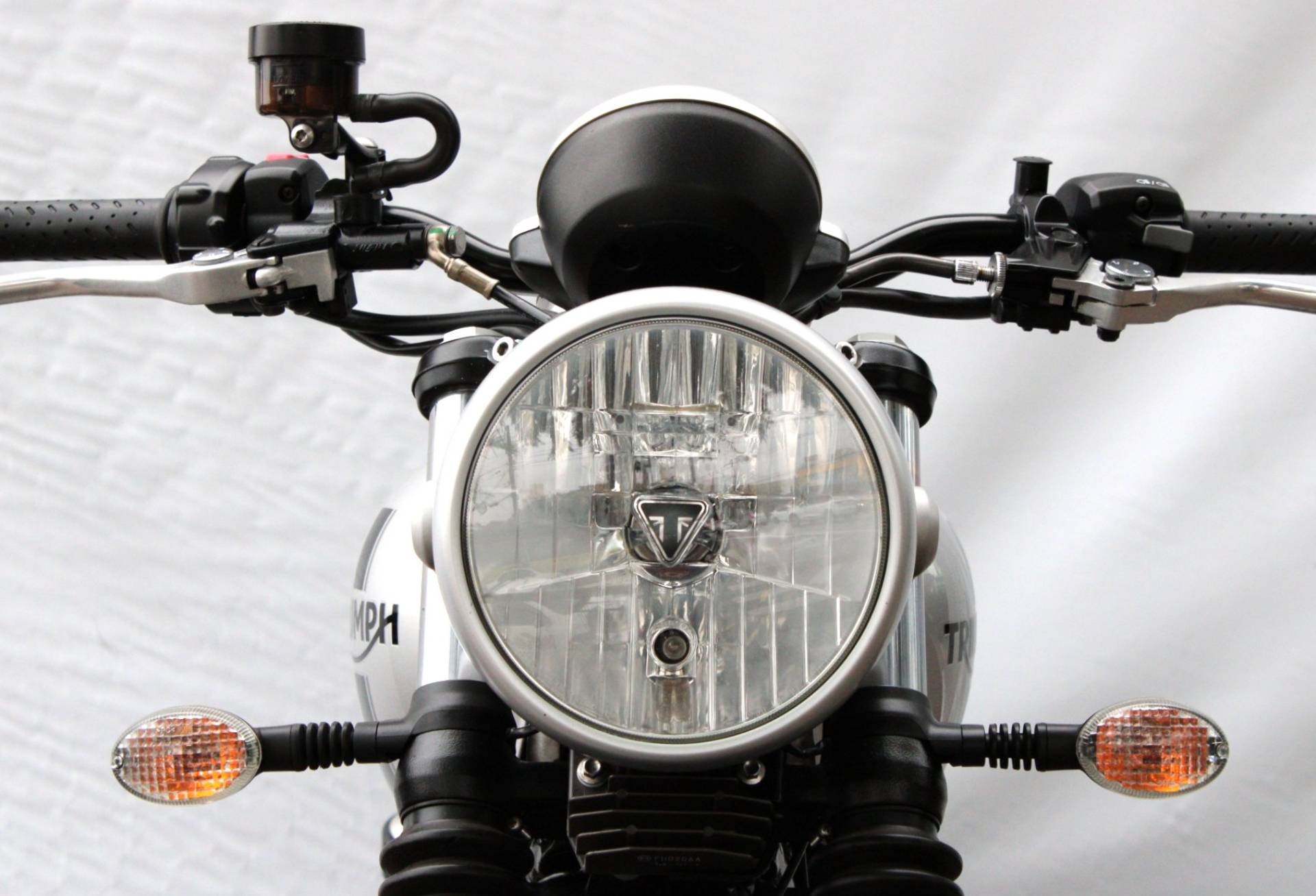 TRIUMPH STREET TWIN