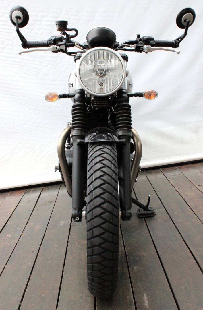 TRIUMPH STREET TWIN