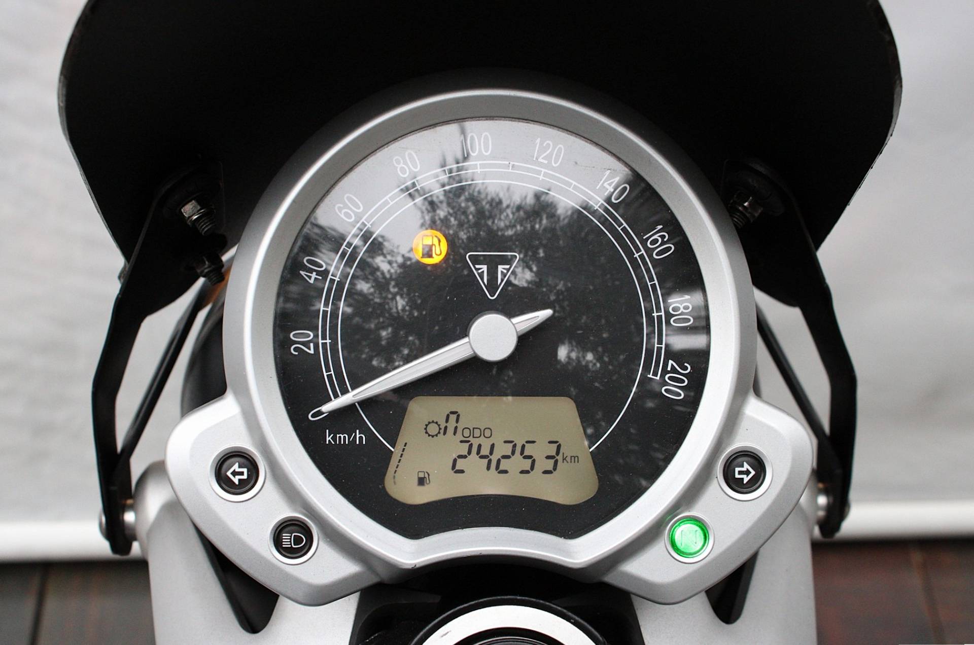 TRIUMPH STREET TWIN