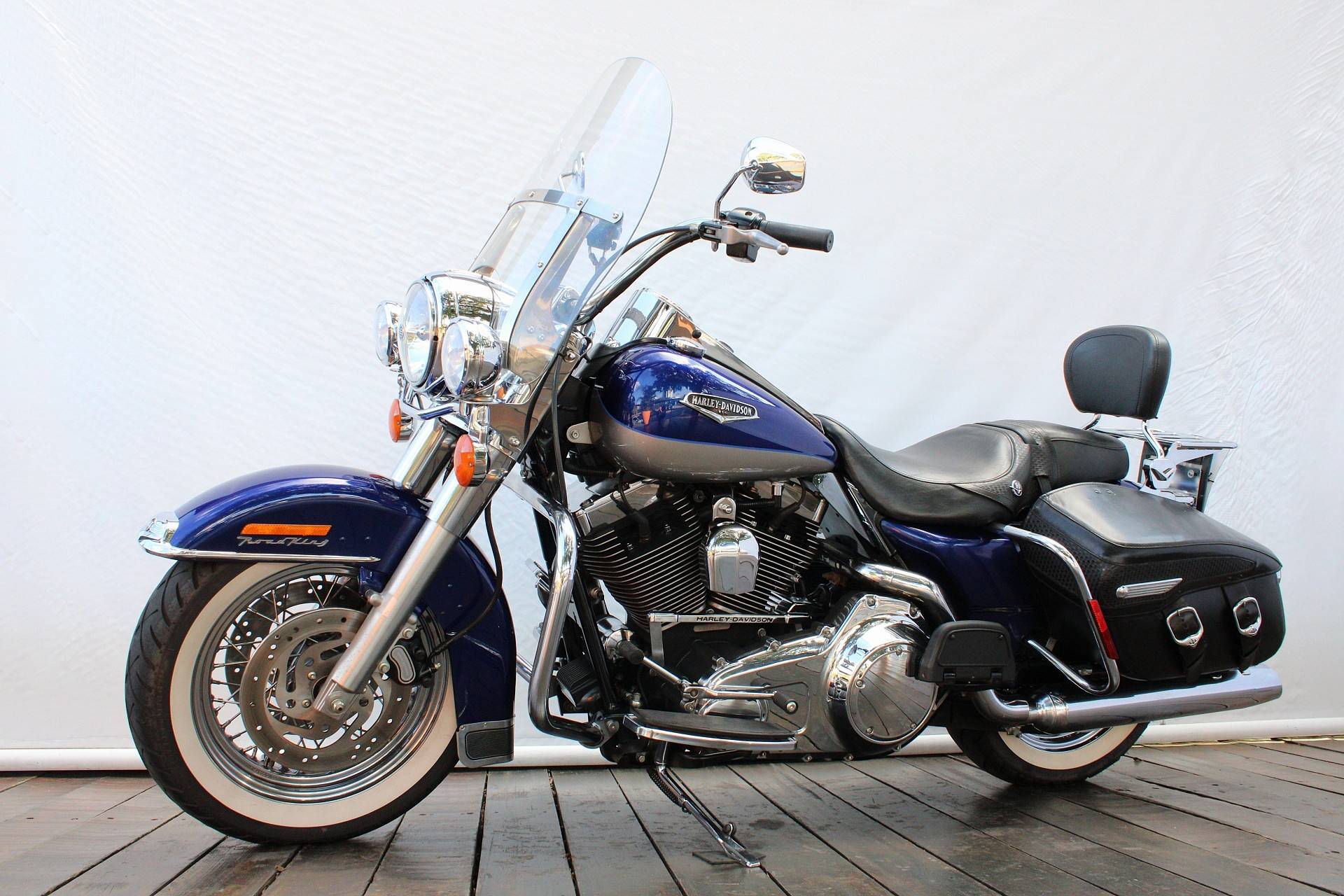 HARLEY-DAVIDSON ROAD KING CLASSIC