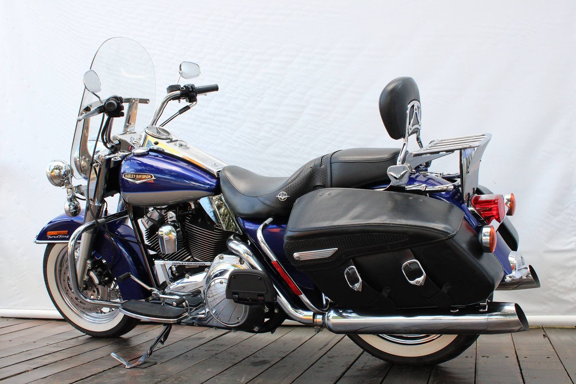 HARLEY-DAVIDSON ROAD KING CLASSIC