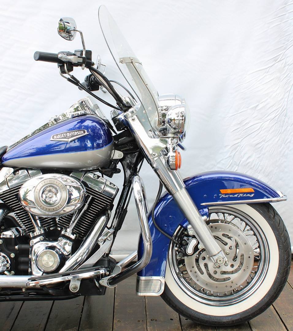 HARLEY-DAVIDSON ROAD KING CLASSIC